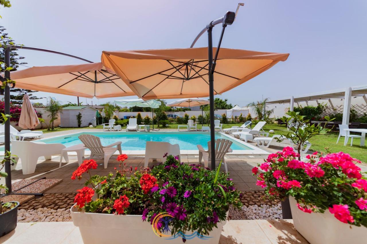 Villa Leonardo San Foca - Room, Pool & Restaurant Экстерьер фото