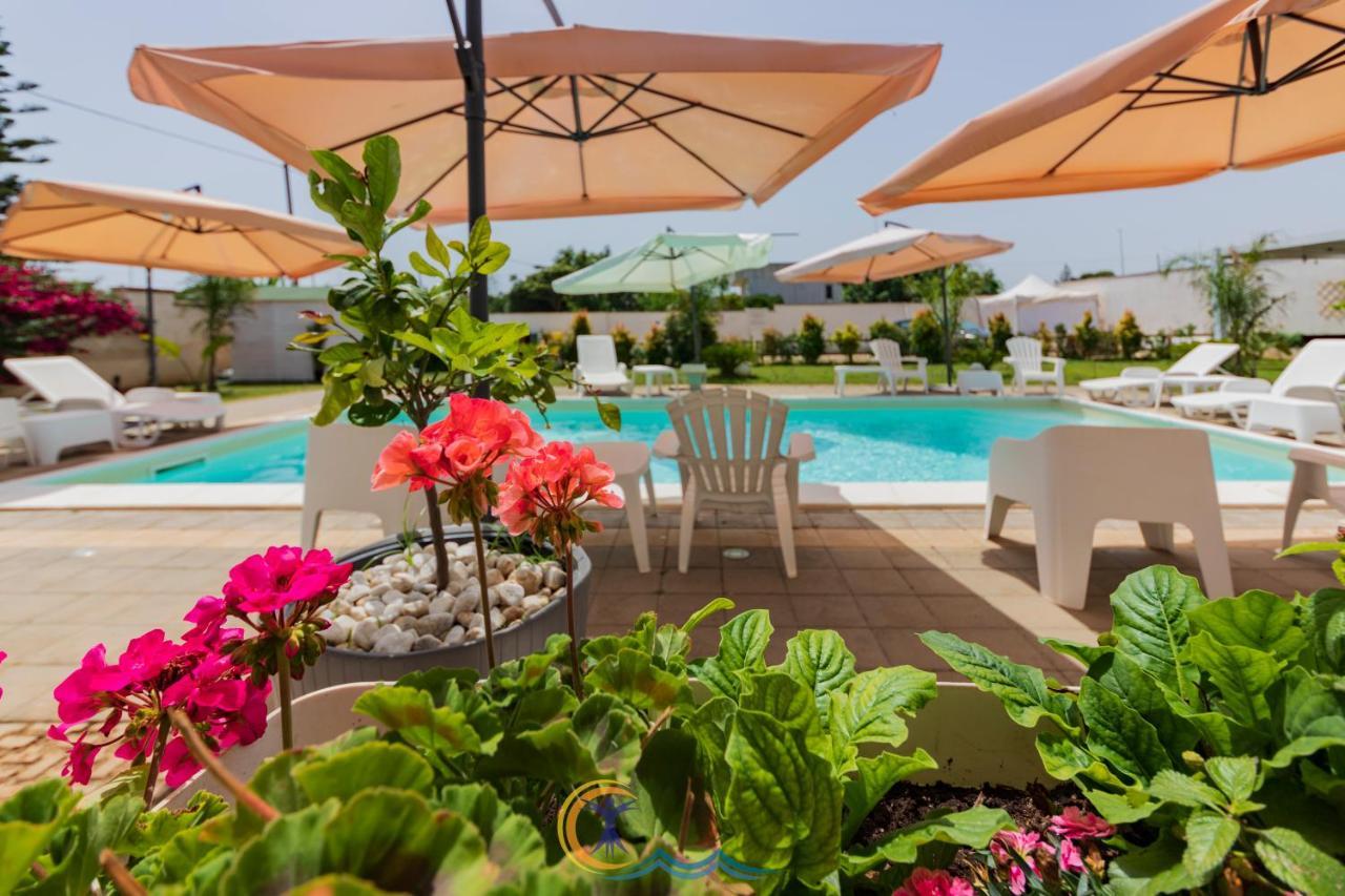 Villa Leonardo San Foca - Room, Pool & Restaurant Экстерьер фото
