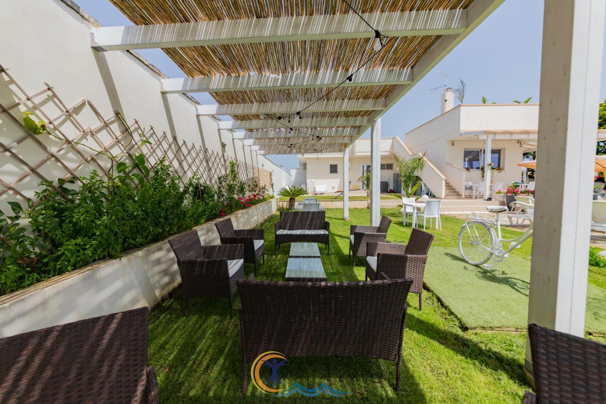 Villa Leonardo San Foca - Room, Pool & Restaurant Экстерьер фото