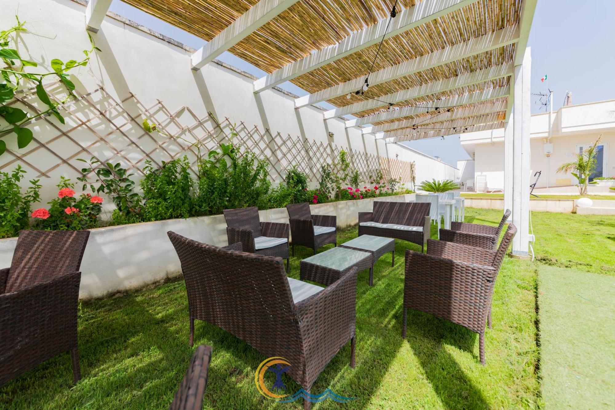 Villa Leonardo San Foca - Room, Pool & Restaurant Экстерьер фото
