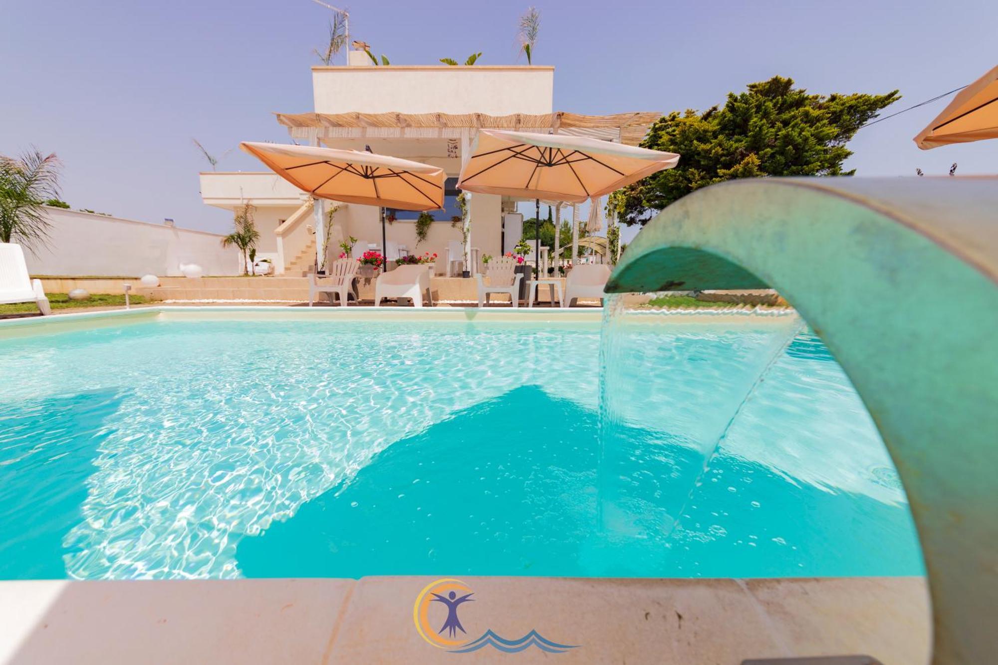 Villa Leonardo San Foca - Room, Pool & Restaurant Экстерьер фото