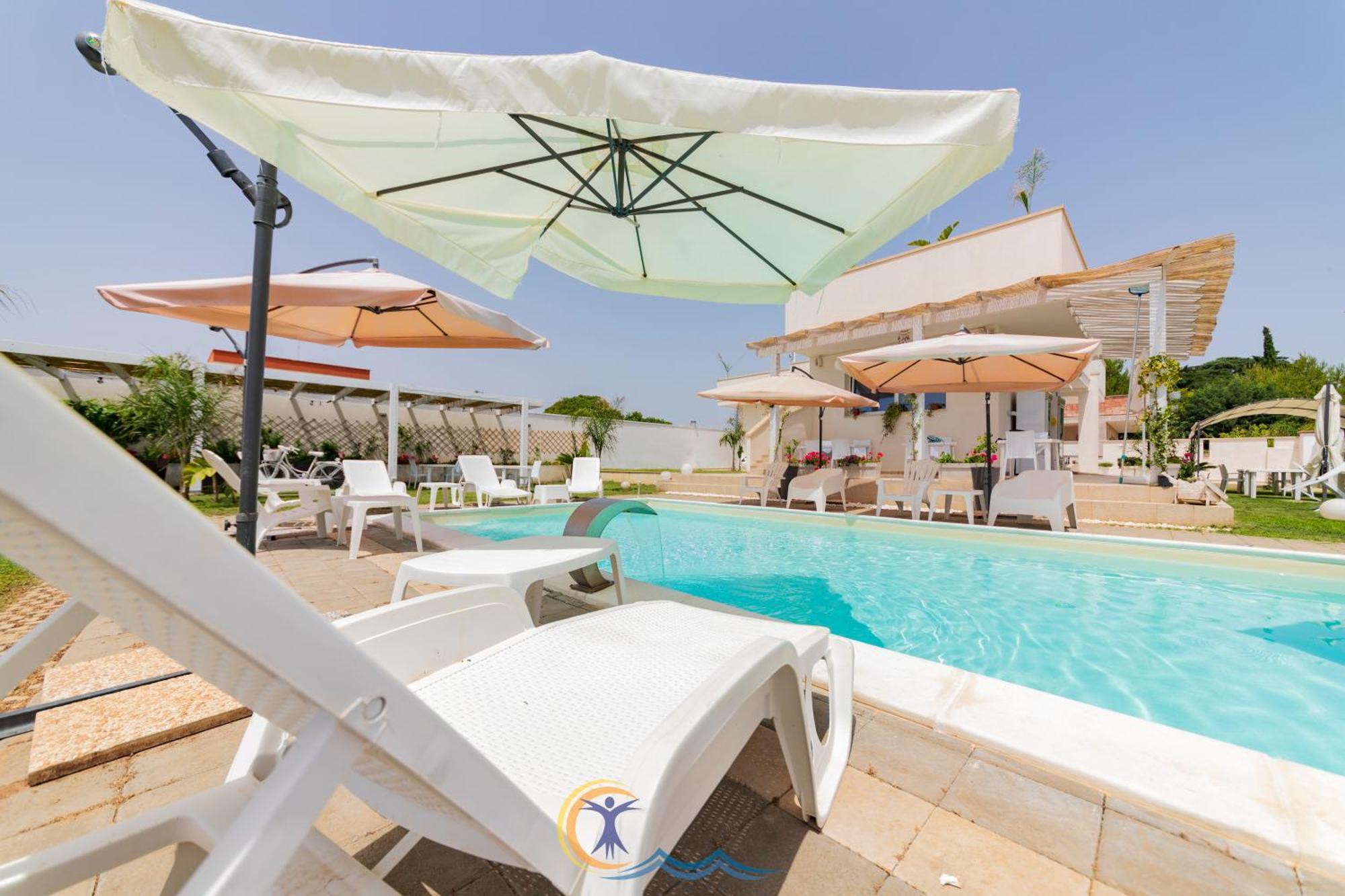 Villa Leonardo San Foca - Room, Pool & Restaurant Экстерьер фото