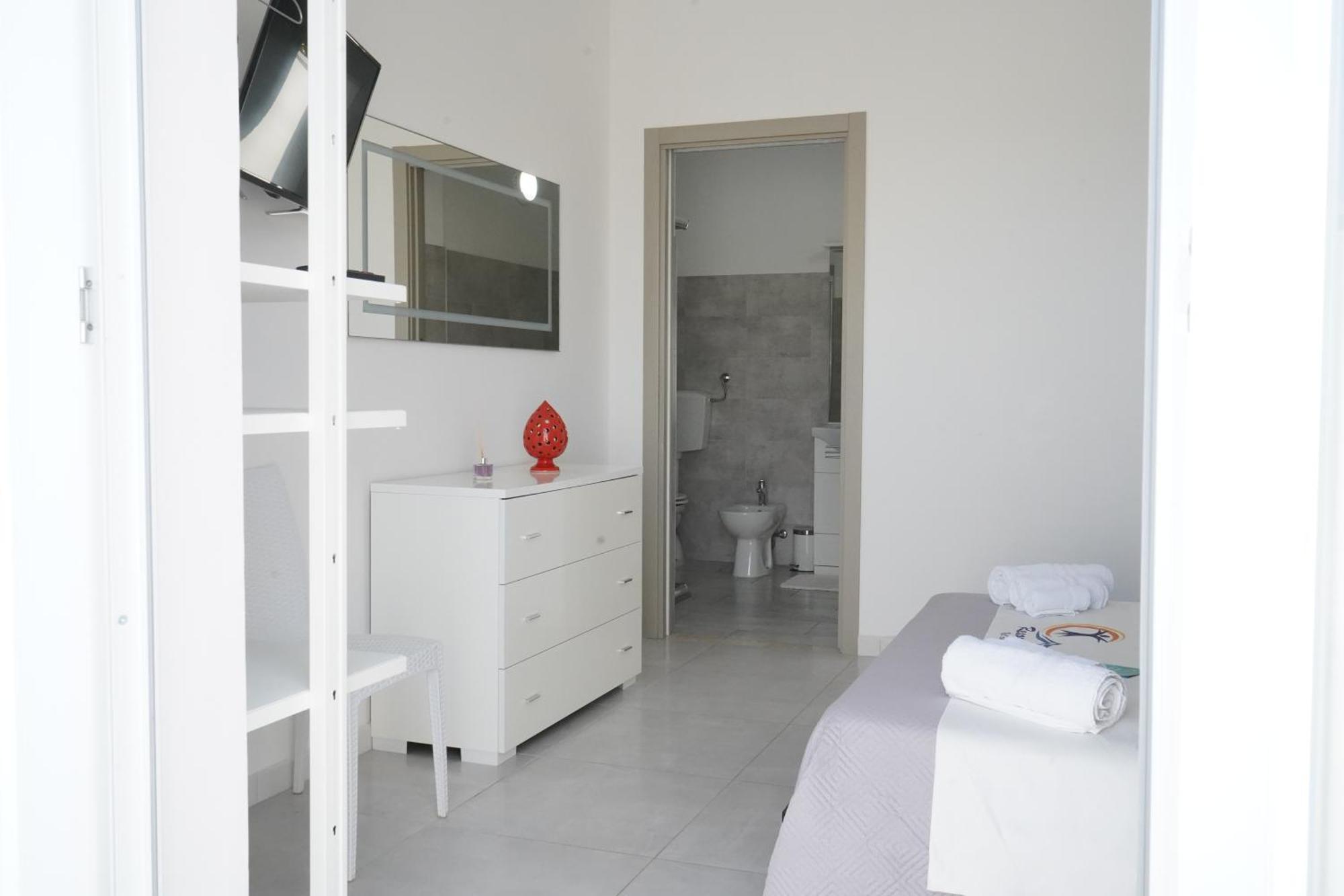 Villa Leonardo San Foca - Room, Pool & Restaurant Экстерьер фото