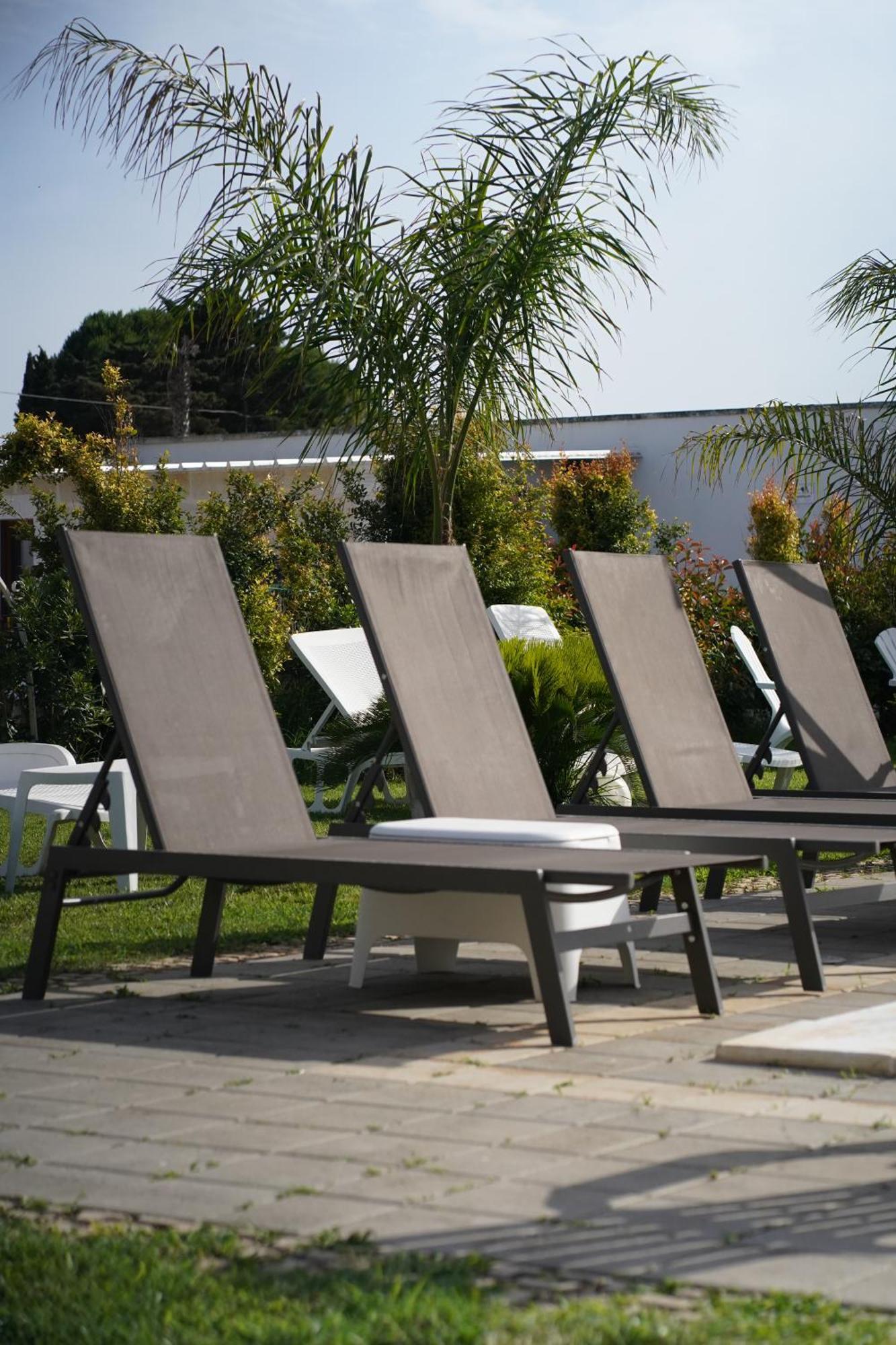 Villa Leonardo San Foca - Room, Pool & Restaurant Экстерьер фото